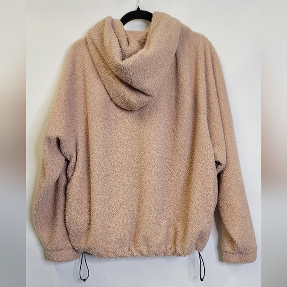 Standard Cloth faux Sherpa hoodie - Picture 4 of 14